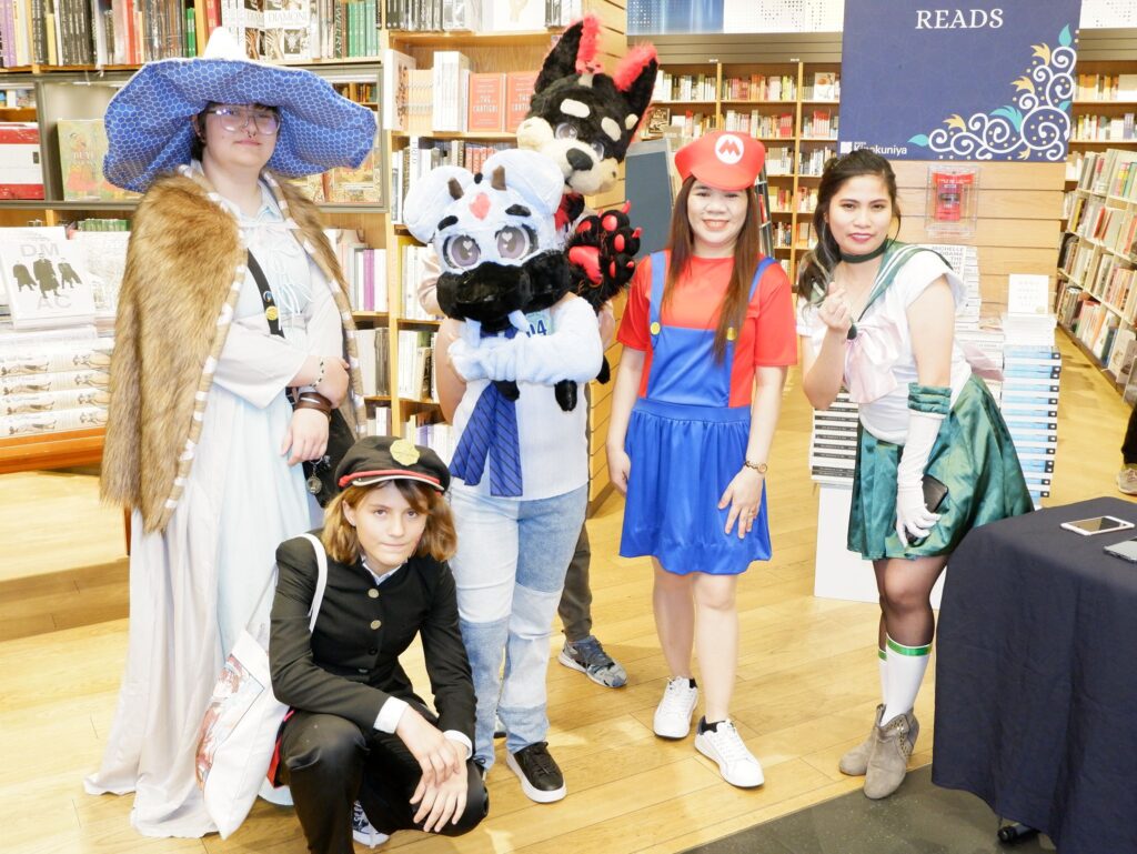 The Japanese artists features their artworks to the visitors at the bookstore.