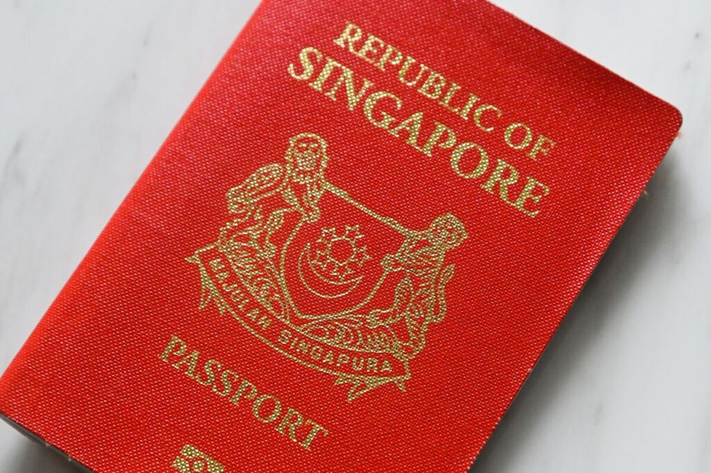 According to the report, holders of the Singaporean passport can visit 192 of the 227 countries and regions in the world without a prior visa.