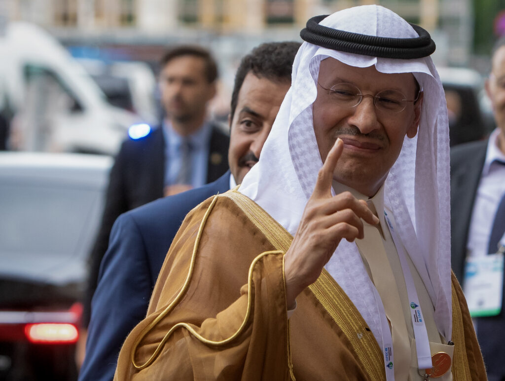 Energy minister examines Japanese hydrogen carrier at Jeddah Islamic Port. (AFP)