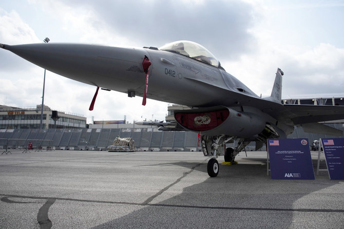 US Air Force F-16 fighter jets to be deployed around the strategic Strait of Hormuz to protect ships from Iranian seizures, says senior defense official. (AP file photo)