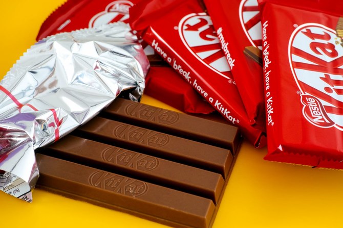 The Kuwaiti Misdemeanor Court sentenced a citizen with a history of offenses to one year in prison on charges of stealing 23 cartons of Kit Kat, 20 cartons of Cadbury and 12 cartons of Kinder. (Shutterstock)