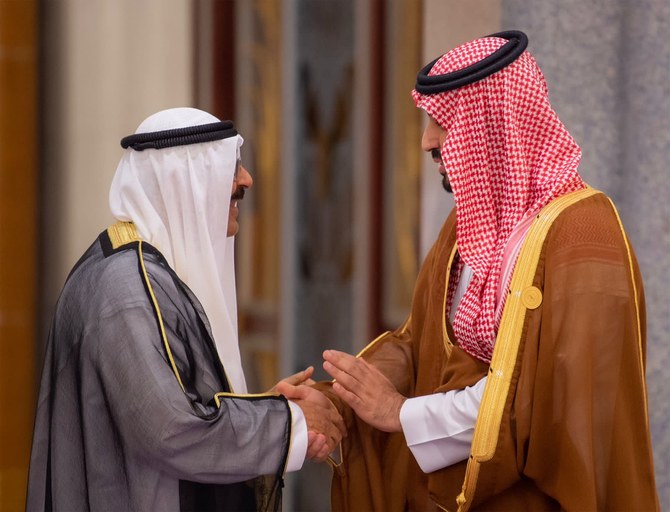Saudi Arabia’s Crown Prince Mohammed bin Salman greets the Crown Prince of Kuwait Sheikh Meshal Al-Ahmad Al-Jaber Al-Sabah in Jeddah on Wednesday. (SPA)
