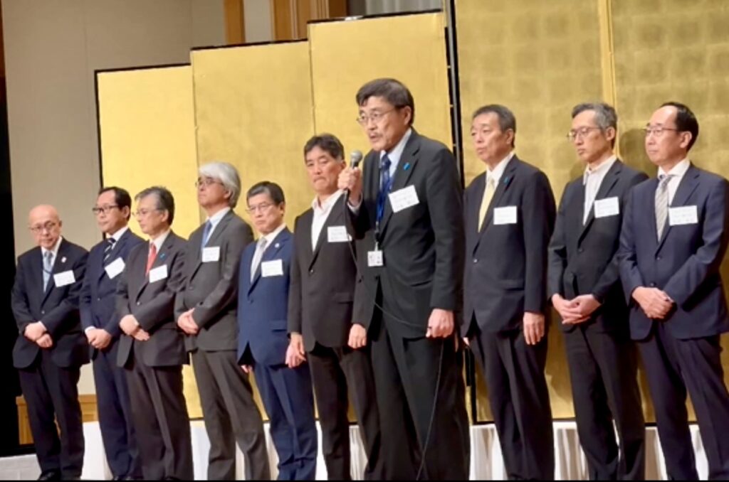 MIYAMOTO Masayuki, Ambassador of Japan to Bahrain speaks at event hosted by the Middle East Institute of Japan on June 29 for the Japanese ambassadors posted in that region. (ANJ photo) 