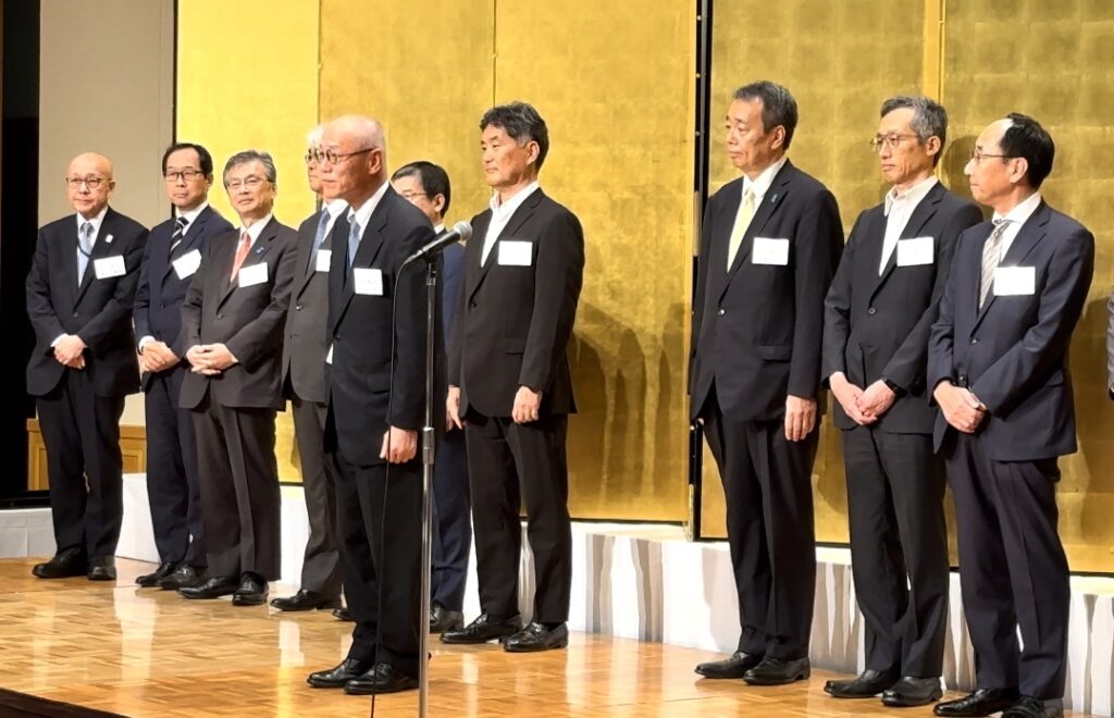 IWAI Fumio, Japan's ambassador to Saudi Arabia greets the guests of the Middle East Institute of Japan's event at the meeting held in Tokyo on June 29 for the Japanese ambassadors posted in Tyne Middle East and North Africa. (ANJ photo) 