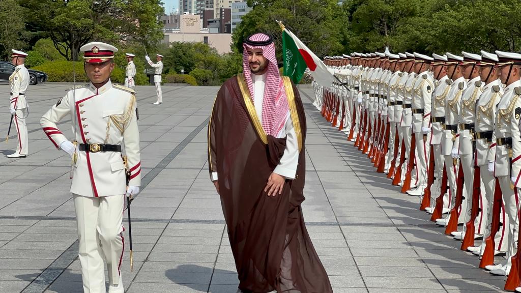 Saudi Arabian Defense Minister Prince Khalid bin Salman bin Abdulaziz Al-Saud met with HAMADA Yasukazi at Japan’s Ministry of Defense in Tokyo. (ANJ Photo)