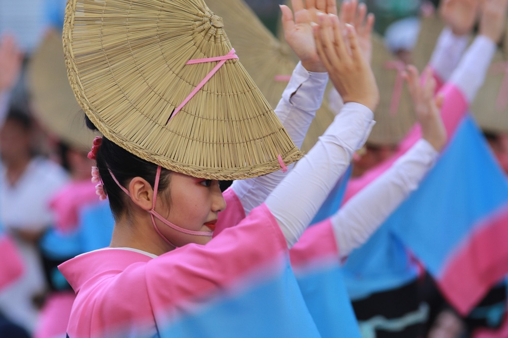 In the Koenji district of Tokyo on Sunday, 80 groups of dancers performed in the Awa Odori, a traditional dance and music festival originating from Tokushima on the island of Shikoku in western Japan. (ANJ/ Pierre Boutier)