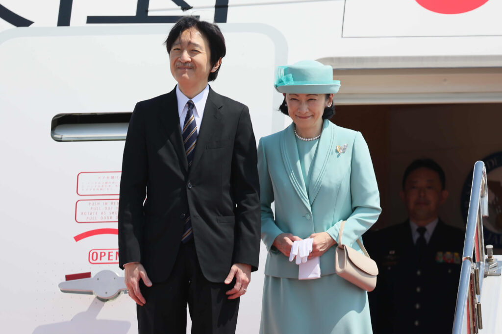 The Japanese government Friday formalized a plan for Crown Prince Akishino and Crown Princess Kiko to make an official visit to Vietnam. (AFP)