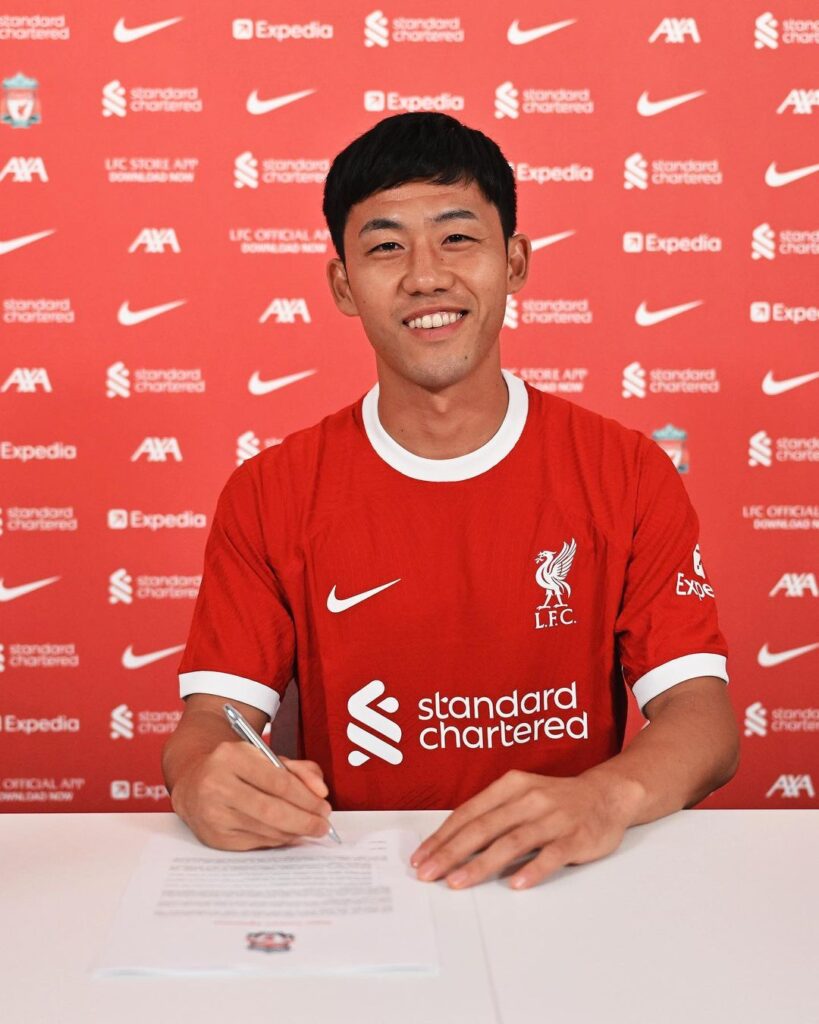 No fee was disclosed but British media outlets, including Sky Sports, valued the 30-year-old's move from Bundesliga club Stuttgart at £19 million. (Liverpool's instagram)