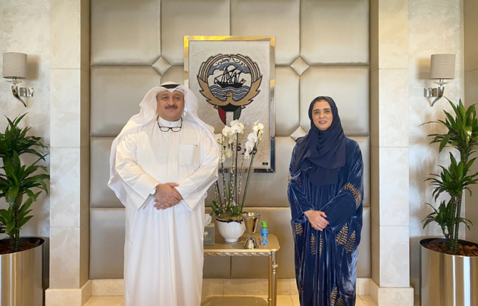 Kuwaiti Health Minister Dr. Ahmed Al-Awadhi and Dr. Hanan Balkhy, assistant director for antimicrobial resistance at the WHO. (KUNA)