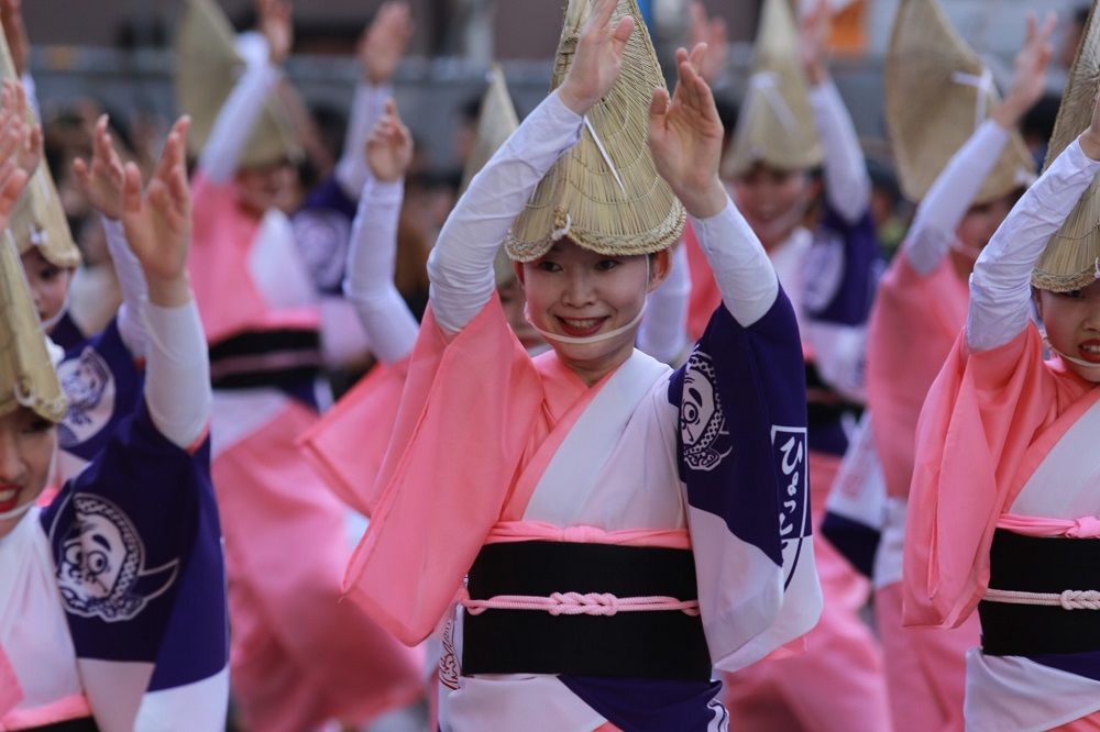 In the Koenji district of Tokyo on Sunday, 80 groups of dancers performed in the Awa Odori, a traditional dance and music festival originating from Tokushima on the island of Shikoku in western Japan. (ANJ/ Pierre Boutier)