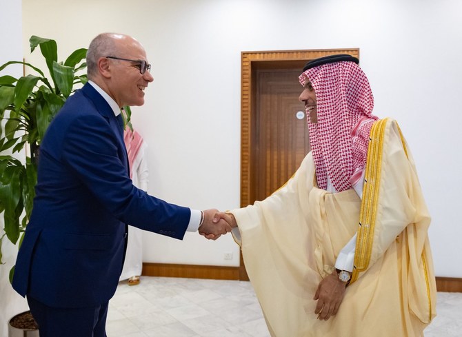 Saudi Foreign Minister Prince Faisal bin Farhan on Sunday met with his Tunisian counterpart Nabil Ammar in Riyadh. (@KSAmofaEN)