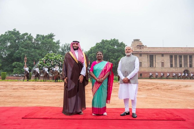 From left: Saudi Arabia’s Crown Prince Mohammed bin Salman, India’s President Droupadi Murmu and Prime Minister Narendra Modi during the ceremonial reception at Rastrapati Bhawan in New Delhi. (Twitter: @spagov)