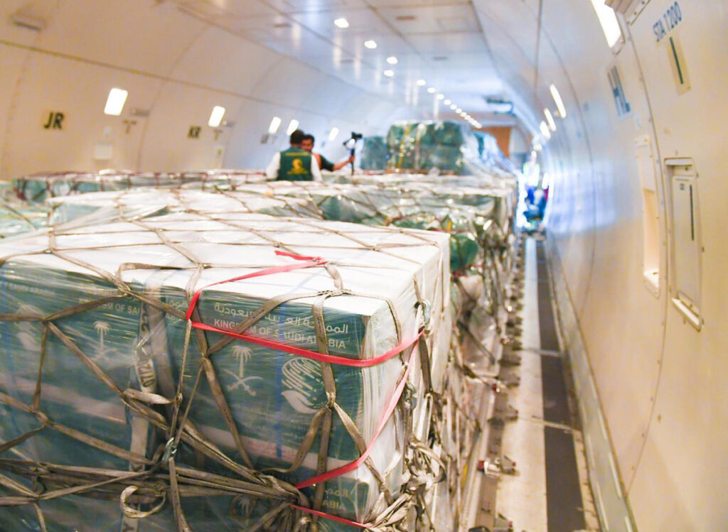 The aid plane is carrying 90 tons of food and relief materials to be distributed to the people affected by the floods in Libya. (SPA)