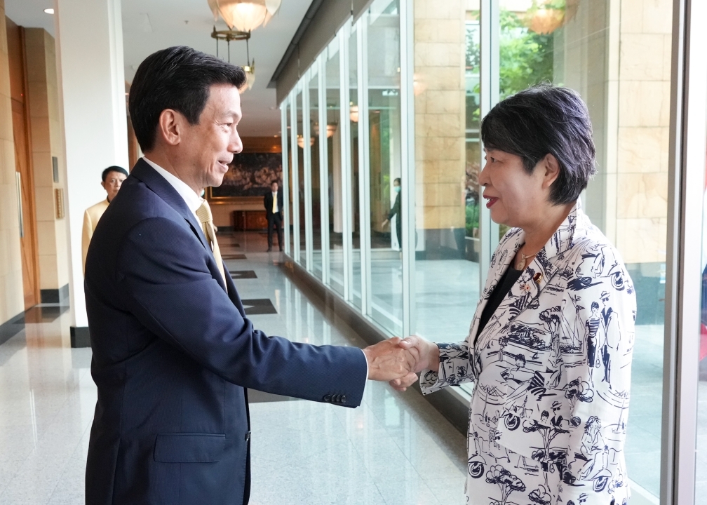 The two ministers affirmed cooperation for the planned special summit between Japan and the Association of Southeast Asian Nations, to be held in Tokyo in December. (MOFA)