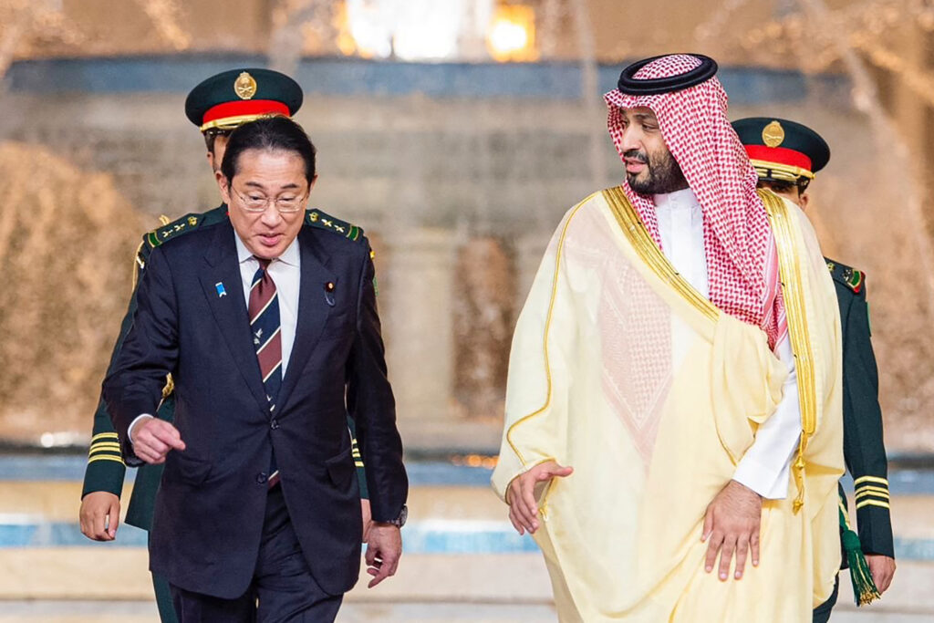 Japan’s Prime Minister Kishida Fumio and Saudi Arabia’s Crown Prince Mohammed bin Salman. (AFP)