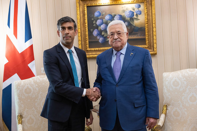 British Prime Minister Rishi Sunak meets with Palestinian President Mahmoud Abbas in Cairo. (Twitter/@RishiSunak)