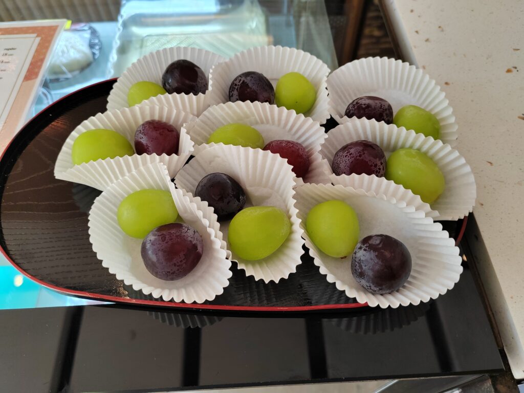 Premium grade Shine Muscat Grapes (green), and Pione Grapes (dark purple) were featured at Ocha Cafe Sakura in Abu Dhabi. (ANJ)