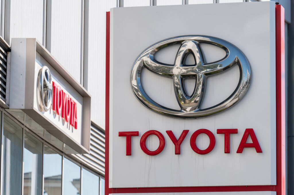 Toyota Motor Corp. said Saturday that it will exhibit intelligent technologies, such as the Arene operating system to be installed mainly in electric vehicles, at the Japan Mobility Show, set to open in Tokyo on Thursday.