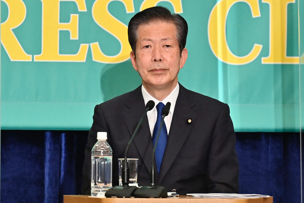Yamaguchi told a press conference that China now appears to be beginning to focus on dialogue with Japan. 