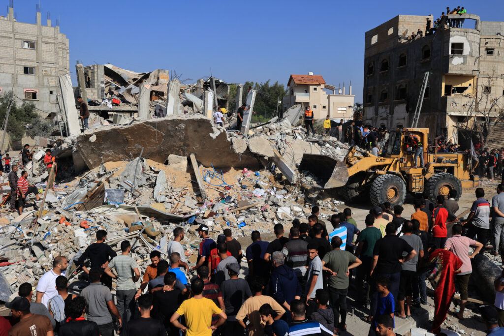 Pointing out that everything is in shortage in terms of the residents' basic needs, she called for more entry points for relief supplies besides the Rafah border crossing between Egypt and Gaza. (AFP)