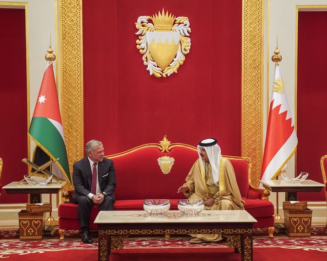 Jordan’s King Abdullah and Bahrain’s King Hamad at Al-Sakhir Palace. (Petra)