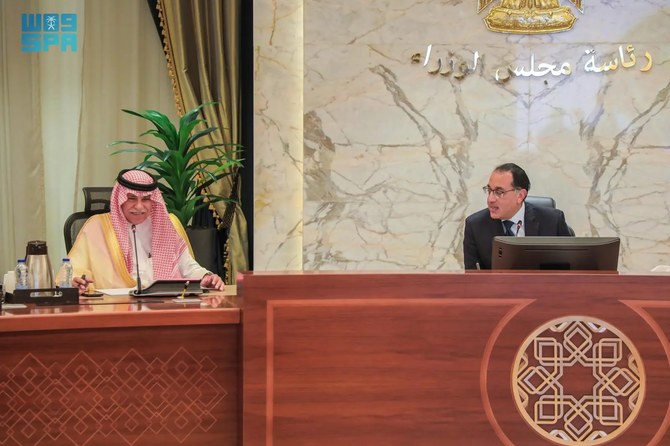 Saudi Commerce Minister Majid bin Abdullah Al-Qasabi led a delegation to Cairo on Sunday, which included 90 senior businessmen and leaders of prominent national firms. SPA