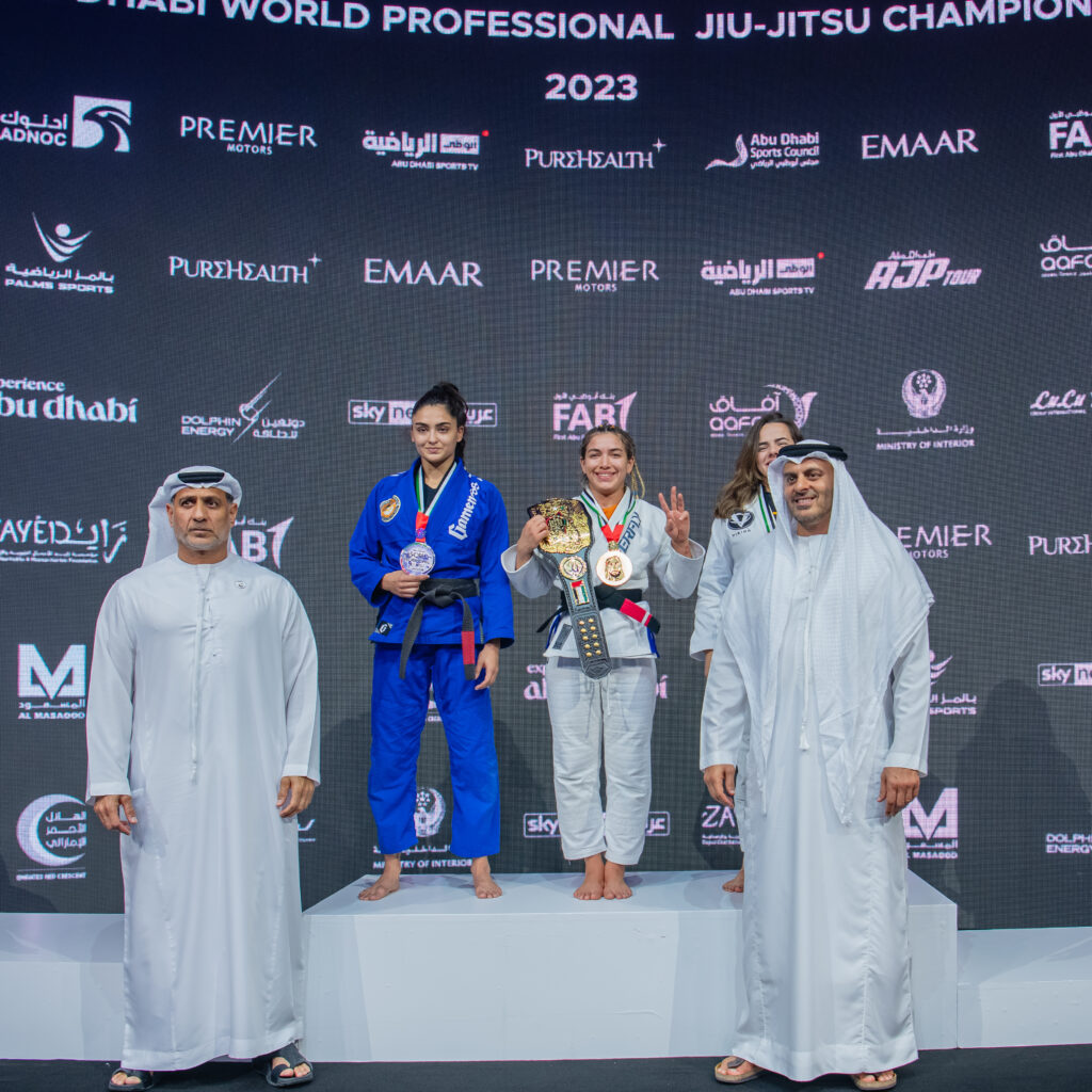 Julia Alves Aims for Gold at Abu Dhabi World Professional Jiu-Jitsu  Championship this November