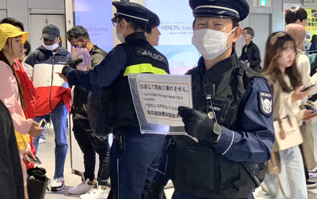 A few eccentric characters attempted to take selfies on the famous Shibuya crossing despite orders by police not to stop or impede other pedestrians. (ANJ)