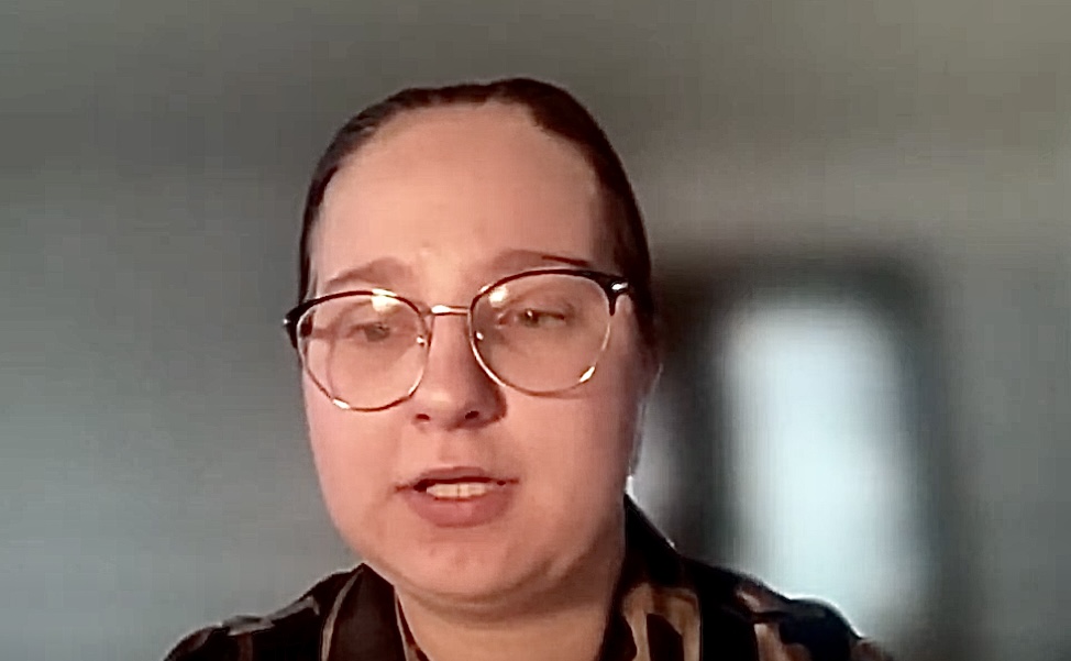 Olena Yurchenko, senior analyst at the non-governmental Economic Security Council of Ukraine, speaks online to reporters at FCCJ. (ANJ)