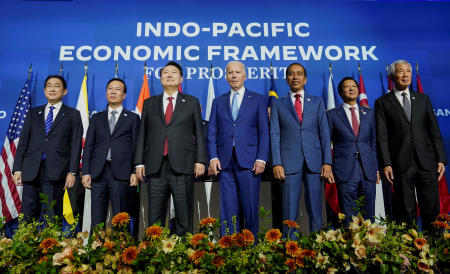 US President Joe Biden, South Korea's President Yoon Suk Yeol, Japan's Prime Minister Fumio Kishida, Indonesian President Joko Widodo, Singapore Prime Minister Lee Hsien Loong, Vietnam President Vo Van Thuong and Philippines' President Bongbong Marcos take part in a family photo during an Indo-Pacific Economic Framework event at the Asia-Pacific Economic Cooperation (APEC) summit in San Francisco, California, U.S., November 16, 2023. (Reuters)