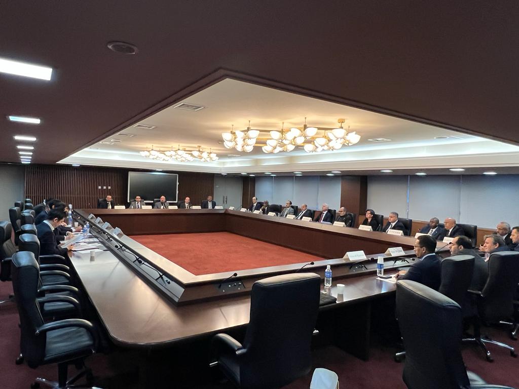 The Council said that the violence of the past 42 days had killed close to 12,000 Palestinians, including 4,700 children and 3,200 women, and the numbers were growing every day. (ANJ)