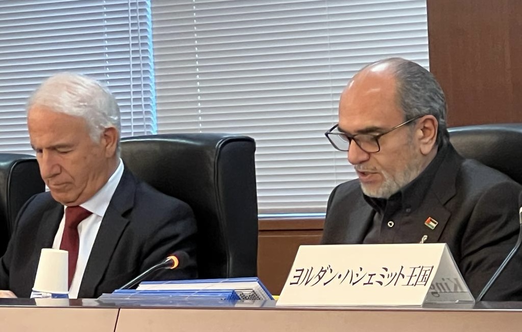 The Council said that the violence of the past 42 days had killed close to 12,000 Palestinians, including 4,700 children and 3,200 women, and the numbers were growing every day. (ANJ)