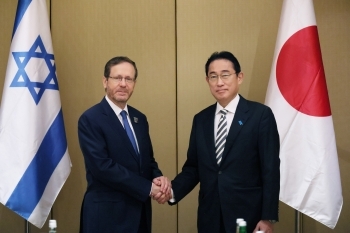 The Japanese Prime Minister welcomed the release of hostages and the delivery of humanitarian aid to the Gaza Strip, stressing the importance of continuing the delivery of humanitarian supplies to Gaza and asking for Israel's cooperation. (MOFA)