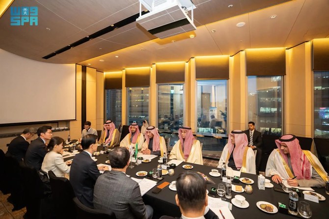 Saudi Industry and Mineral Resources Minister Bandar Al-Khorayef met Korean Trade, Industry and Energy Minister Lee Chang-yang to discuss opportunities to enhance industrial cooperation between the two nations. SPA