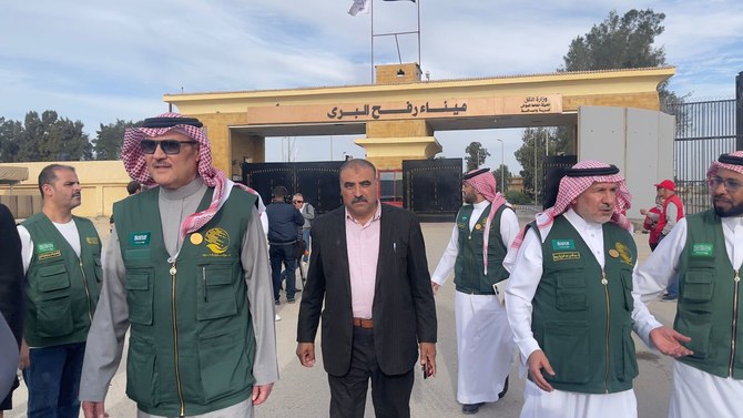 KSrelief team in Egypt was present to witness the delivery of aid as part of Saudi efforts extended to Palestine in various humanitarian crises. (AN photo by Mohammed Sulami)