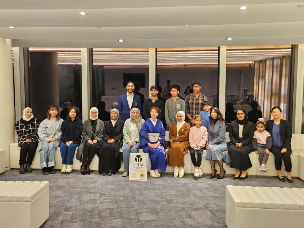 Ikebana professor Harue Ohki showed attendees how the traditional floral arrangements are prepared. (X/@japanemb_kuwait)