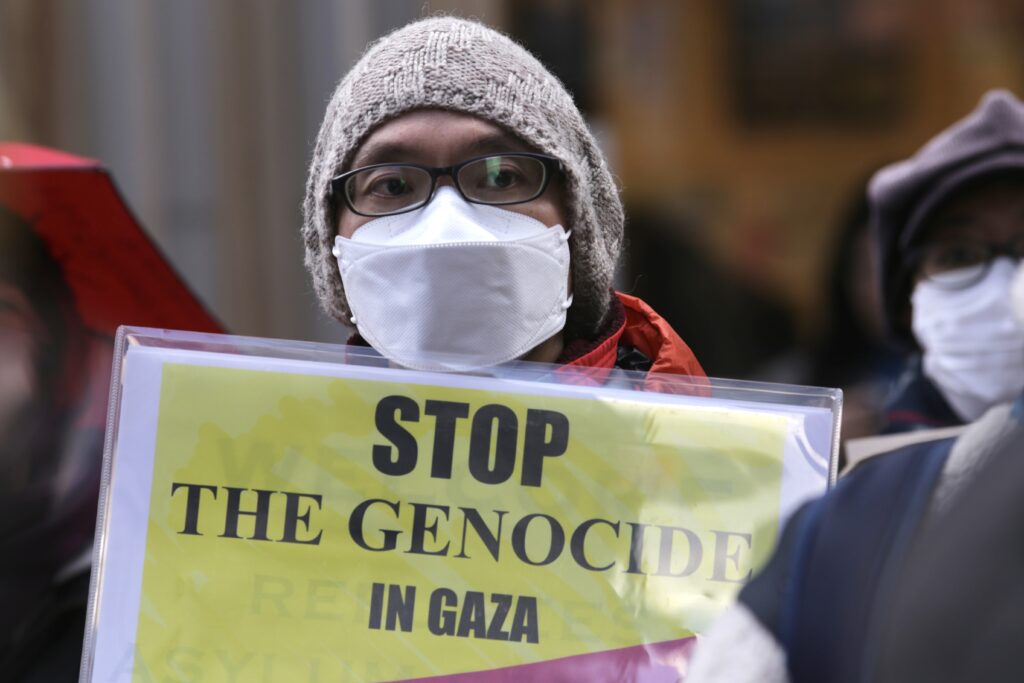 Demonstrators gathered first in the busy Shinjuku district before marching toward the Israeli embassy while calling for an immediate ceasefire and condemning the bombing of civilians in Gaza. (ANJ)