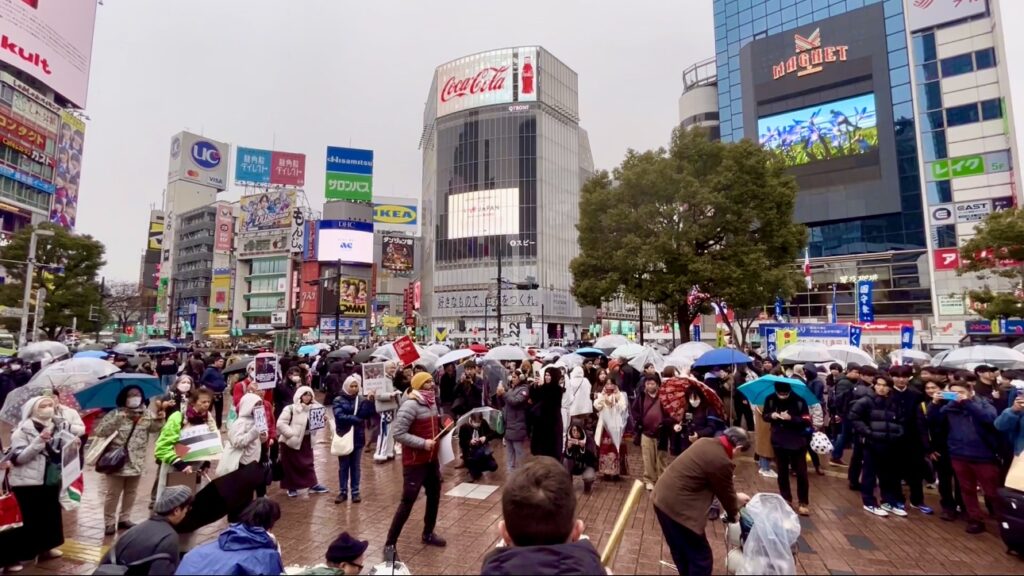 Saturday’s demonstration took place in the busy area near Shibuya Station and was aimed at disseminating more information on the massacres committed by the Israeli army against Palestinian civilians in Gaza. (ANJ)