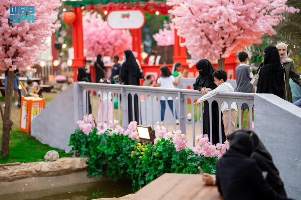 The spot witnessed a huge turnout as visitors came to enjoy the views of the Japanese Sakura, the cherry blossoms, which symbolize beauty in Japanese culture. (SPA)