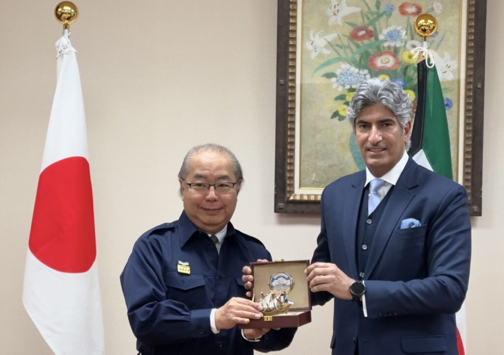 Governor of Toyama Prefecture, NITTA Hachiro and Kuwait's Ambassador to Japan Sami Al-Zamanan. (ANJ)