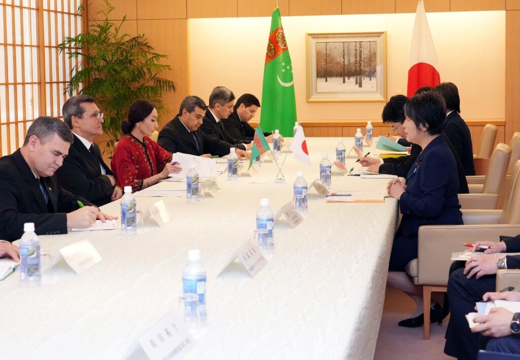 Kamikawa noted that Turkmenistan is an important partner in terms of both natural resources and decarbonization and that she would like to strengthen economic relations in various fields. (MOFA)
