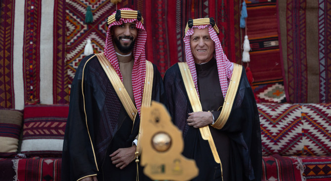 Salman Al-Faraj and head of Hilal Jorge Jesus pose for a Founding Day portrait. (Al-Hilal)