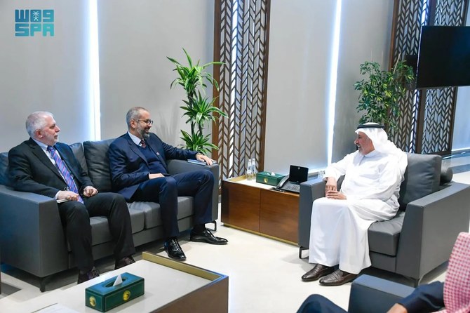 Dr. Abdullah Al-Rabeeah, royal court advisor and supervisor-general of KSrelief, met with Mohamed El-Zarkani, the UN’s resident coordinator. (SPA)