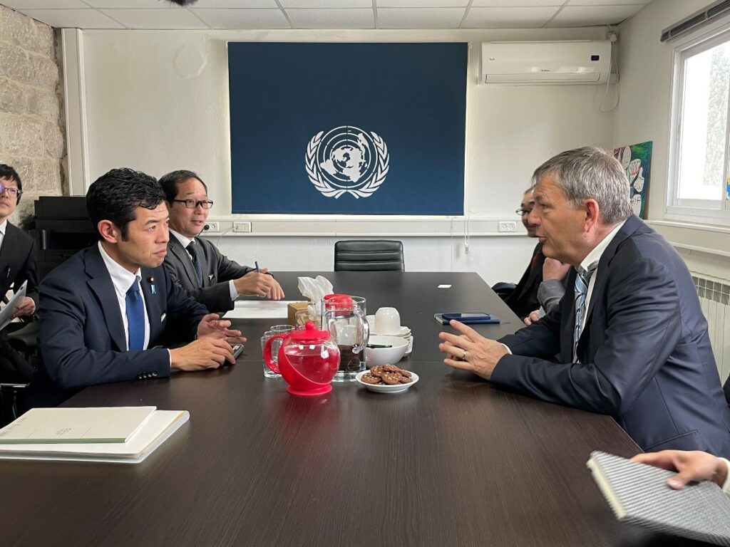 Meeting between Japan's State Minister for Foreign Affairs TSUJI Kiyoto and Commissioner General Phillipe Lazzarini of the United Nations Relief and Works Agency for Palestine Refugees in the Near East (UNRWA). (MOFA) 