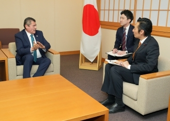 The two sides also exchanged views on bilateral relations and agreed to continue communicating in the future. (MOFA)