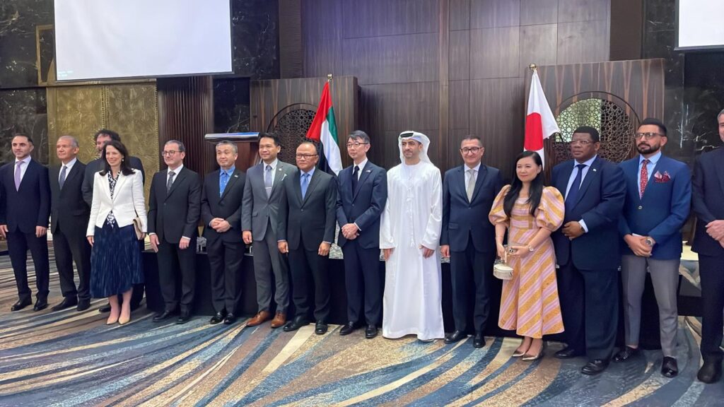 Dubai’s Consul-General IMANISHI Jun and the UAE’s Ambassador to Japan Shihab Al Faheem with other officials at the ceremony. (ANJ)