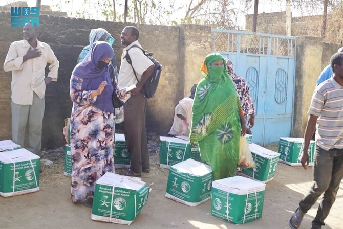 In Sudan, the aid group distributed 715 food baskets on Thursday in Gedaref State, which benefited 4,396 individuals. (SPA)