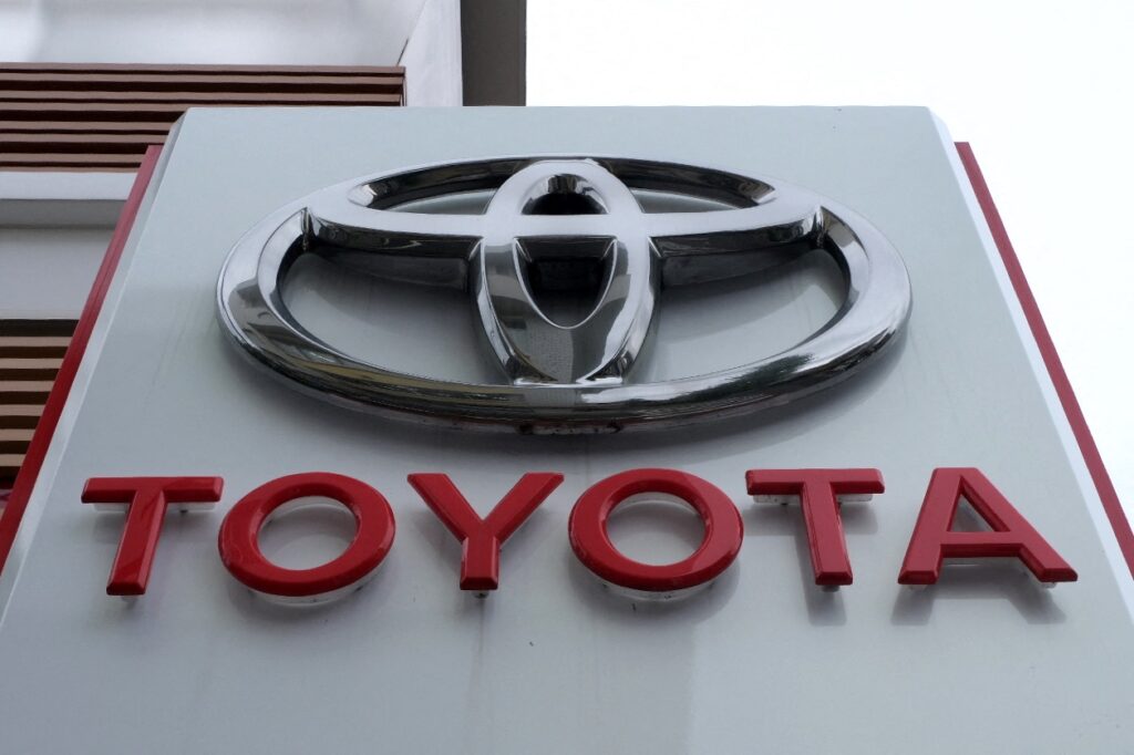 Toyota Motor Corp. is in talks with its union, which has demanded monthly pay increases ranging from 7,940 yen to 28,440 yen per worker.