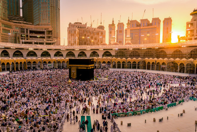 Sunset at the Kaaba in the Haram Mosque. Shutterstock
