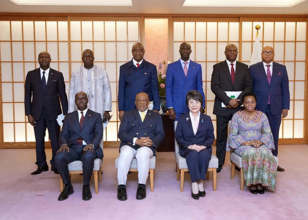 The Diplomatic Missions of the Economic Community of West African States (ECOWAS) to Japan paid a courtesy call on Japanese Foreign Minister KAMIKAWA Yoko on Wednesday to discuss relations with Japan and preparations for TICAD 9 next year. (MOFA)
